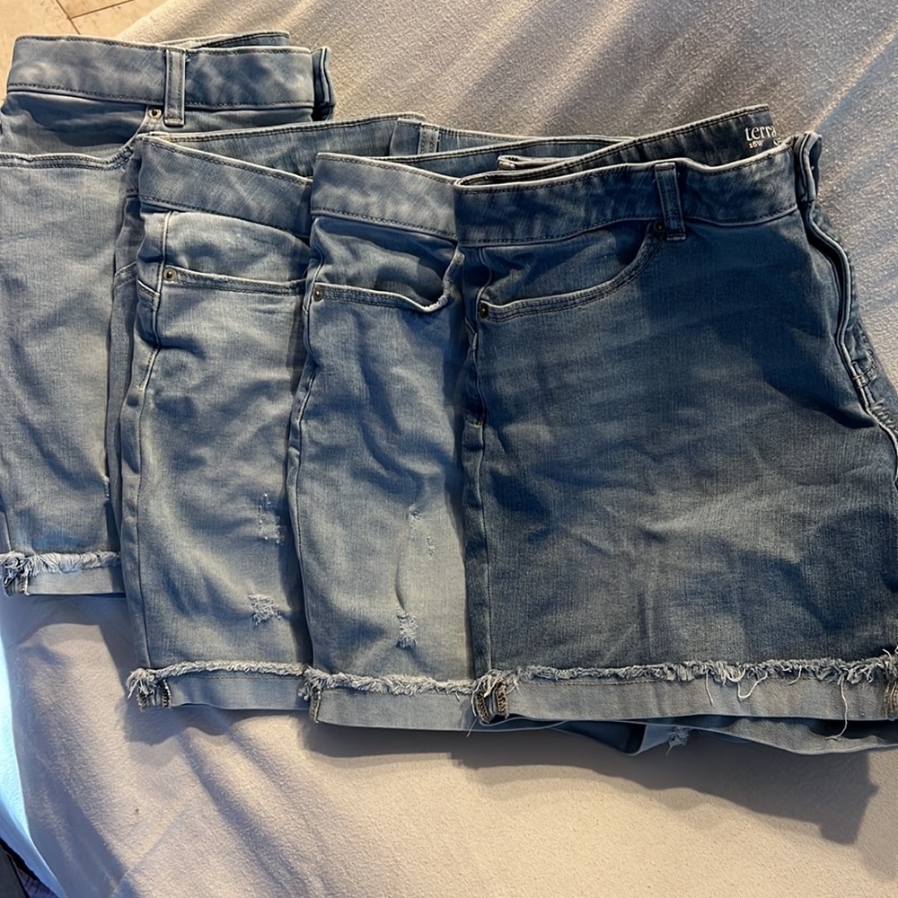 Terra & Sky Denim Stretch Shorts (3 pairs light wash colors available) - Picture 7 of 8